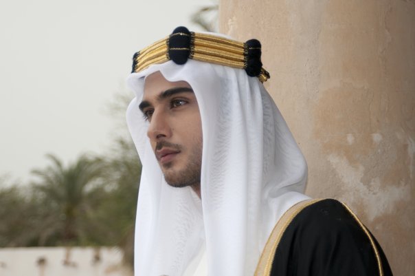 اكسسوارات مهمة لاطلالة الرجل الخليجي 226027761.jpg
